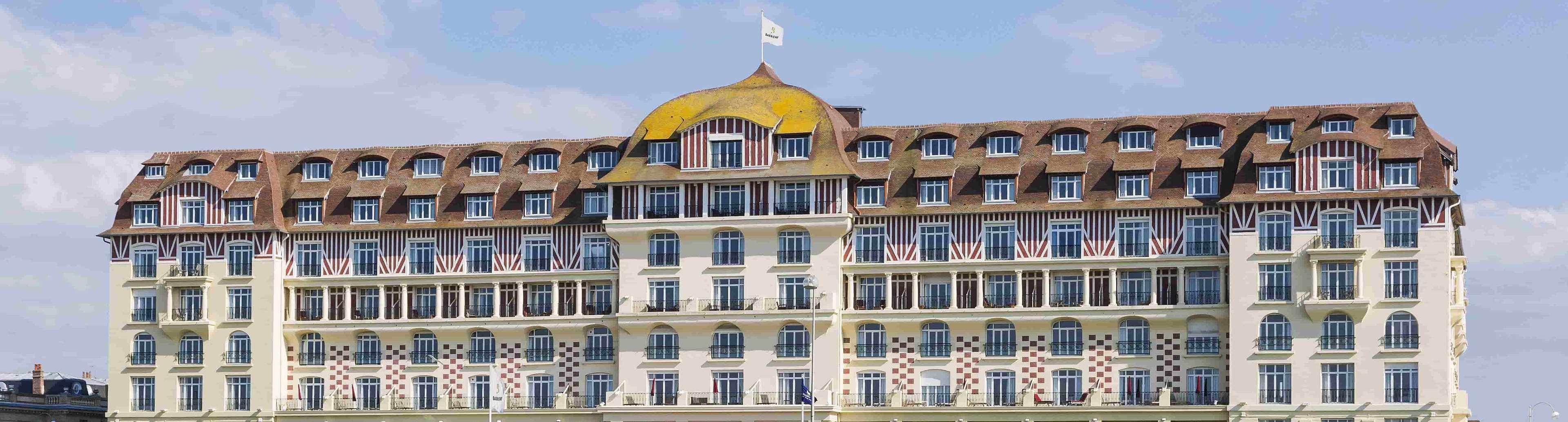 Hotel Barriere Le Royal Довиль Экстерьер фото